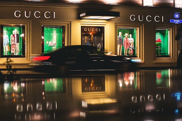 gucci, Minimalism vs Maximalism Trend 2025